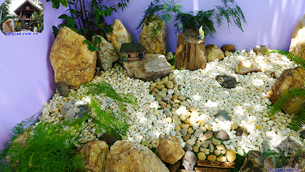 Các trụ đá thạch anh thô có khả năng trấn trạch Các trụ đá thạch anh thô có khả năng trấn trạch