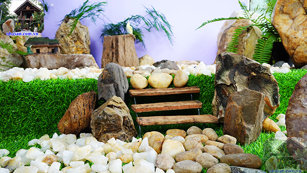 Bày trí bằng gỗ hóa thạch nghìn năm tuổi Bày trí bằng gỗ hóa thạch nghìn năm tuổi