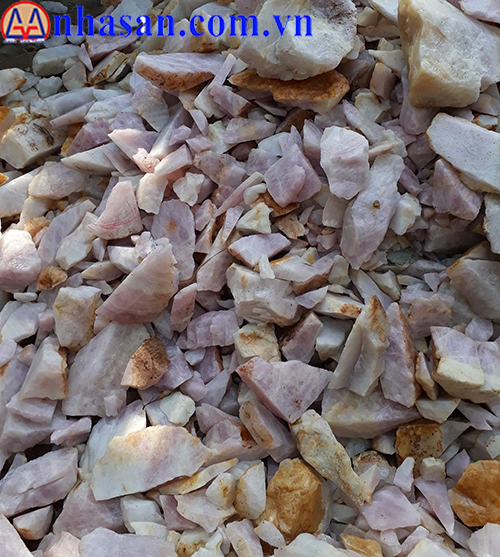 Tran Trach House With Rough Quartz