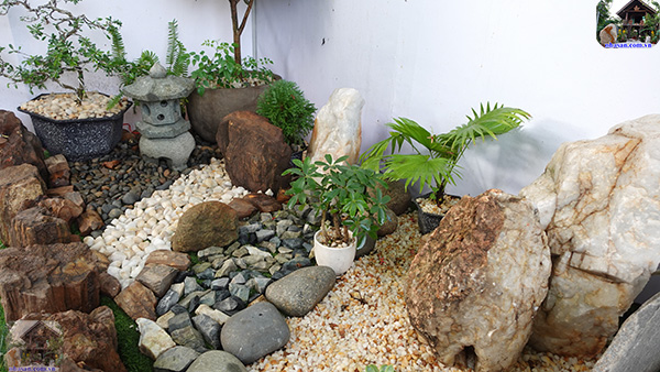 Tiểu cảnh gầm cầu thang giúp cải tạo lỗi phong thủy nhà cửa Trang trí gầm cầu thang đá phong thủy giúp cải tạo lỗi phong thủy nhà cửa