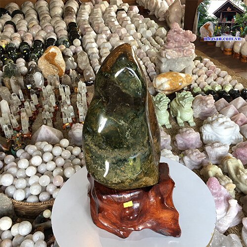 Trụ đá canxedon tự nhiên việt nam nặng 13kg Trụ đá canxedon tự nhiên việt nam nặng 13kg