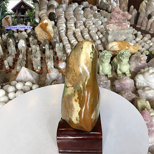 Trụ đá canxedon chuyển mã não tuyệt đẹp nặng 3.6kg Trụ đá canxedon chuyển mã não tuyệt đẹp nặng 3.6kg