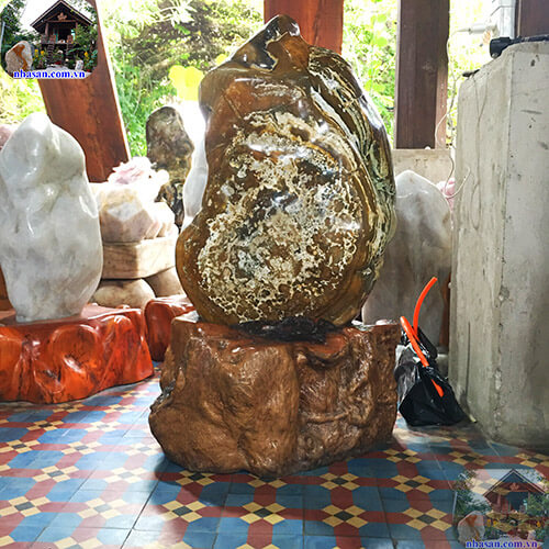 Trụ đá mã não mật ong vàng nâu trấn trạch Trụ đá mã não mật ong vàng nâu trấn trạch