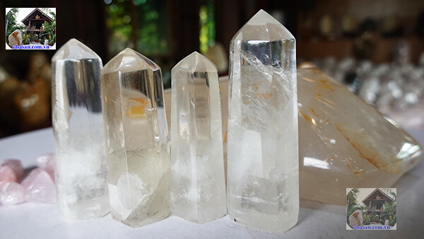 Trụ đá tinh thể thạch anh
