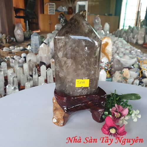 Trụ Đá Thạch Anh Ám Khói