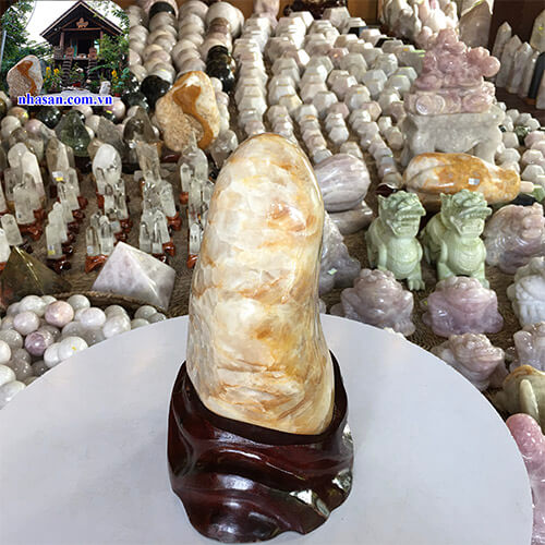 Trụ đá thạch anh bông vàng may mắn TAV123-3 Trụ đá thạch anh bông vàng may mắn TAV123-3