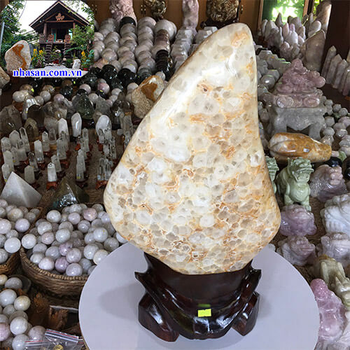 Trụ đá thạch anh bông vàng phong thủy TAV129-1 Trụ đá thạch anh bông vàng phong thủy TAV129-1