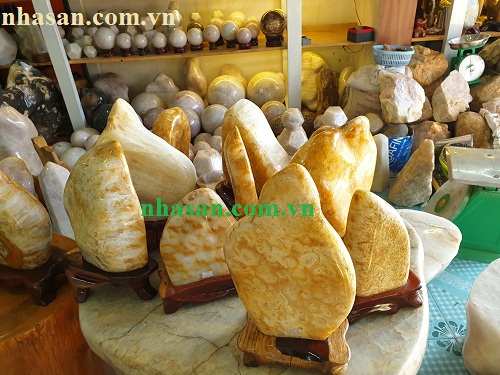 Feng Shui Quartz Stone Head