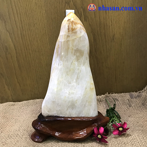 Trụ đá thạch anh bông vàng-TAV29