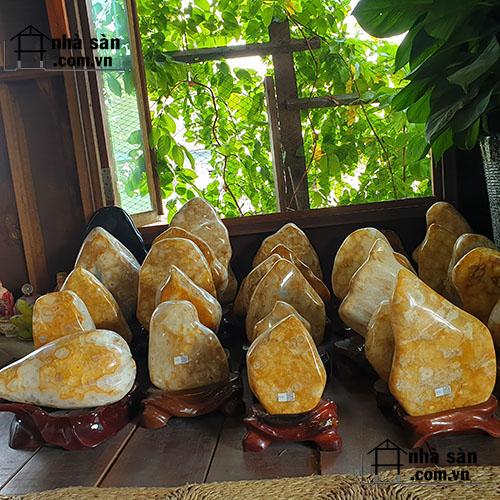 Trụ Đá Thạch Anh Bông Vàng Trụ Đá Thạch Anh Bông Vàng