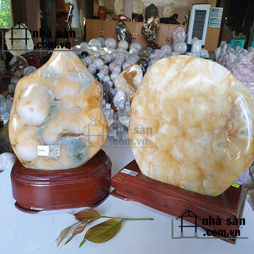 Trụ Đá Thạch Anh Bông Vàng Tự Nhiên Trụ Đá Thạch Anh Bông Vàng Tự Nhiên