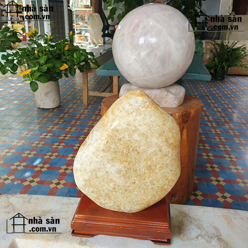 Trụ Đá Thạch Anh Bông Vàng Tự Nhiên