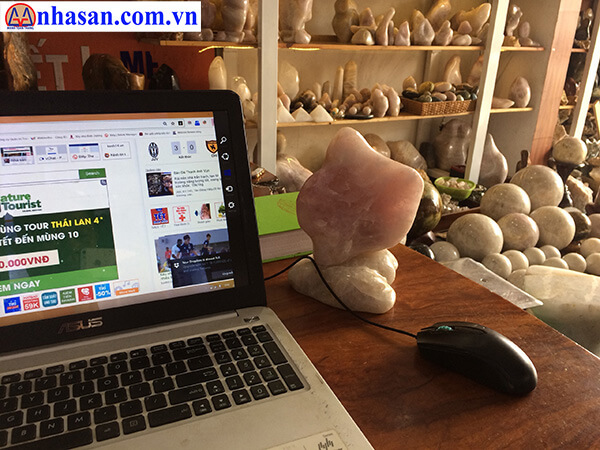 Trụ Đá Thạch Anh Để Bàn