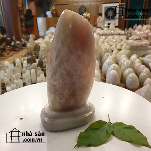 Trụ Đá Thạch Anh Hồng