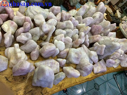 Trụ Đá Thạch Anh Hồng Trụ Đá Thạch Anh Hồng