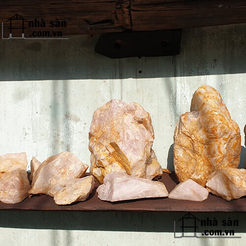 Trụ Đá Thạch Anh Hồng Khối