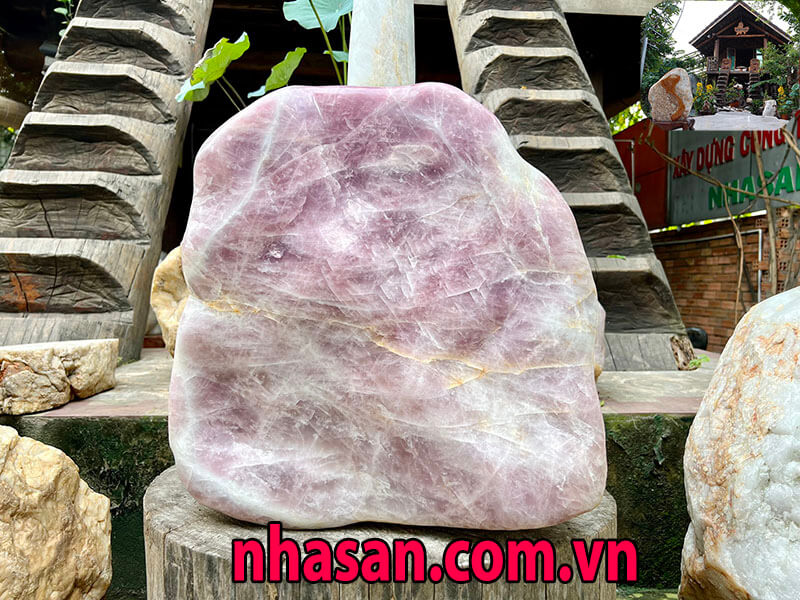 Trụ Đá Thạch Anh Hồng Nguyên Khối Đặt Trước Cổng Nhà Chiêu Tài Lộc