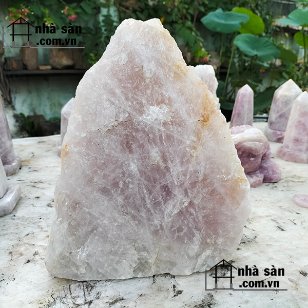 Trụ Đá Thạch Anh Hồng Nguyên Khối Trụ Đá Thạch Anh Hồng Nguyên Khối