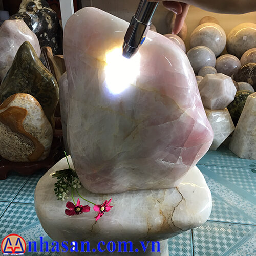 Pink quartz stone pillar T176.1