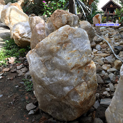 Trụ đá thạch anh hồng thô nguyên khối khử tia bức xạ K81-2 Trụ đá thạch anh hồng thô nguyên khối khử tia bức xạ K81-2