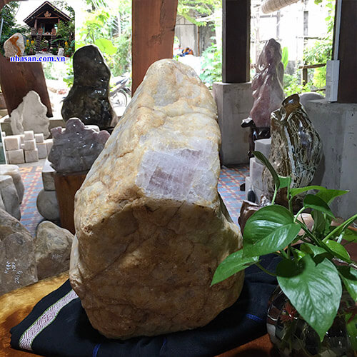 Trụ đá thạch anh hồng thô tự nhiên nguyên khối K114-1 Trụ đá thạch anh hồng thô tự nhiên nguyên khối K114-1