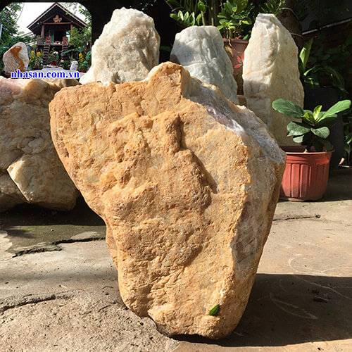 Trụ đá thạch anh hồng thô tự nhiên nguyên khối phong thủy K83-1 Trụ đá thạch anh hồng thô tự nhiên nguyên khối phong thủy K83-1