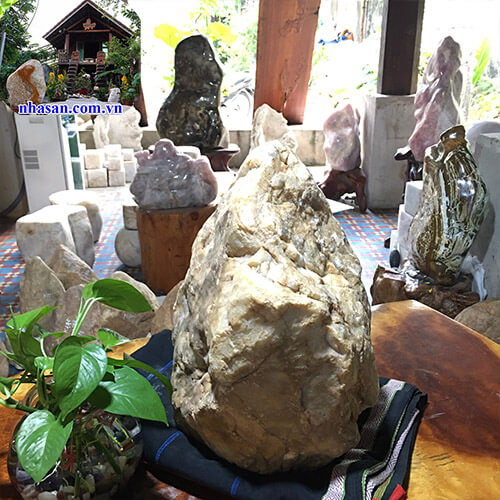 Trụ đá thạch anh hồng thô tự nhiên nguyên khối trừ tà K115-2 Trụ đá thạch anh hồng thô tự nhiên nguyên khối trừ tà K115-2