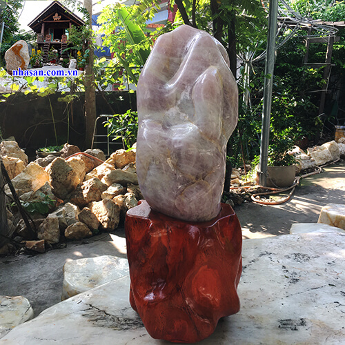 Trụ đá thạch anh hồng tự nhiên Trụ đá thạch anh hồng tự nhiên