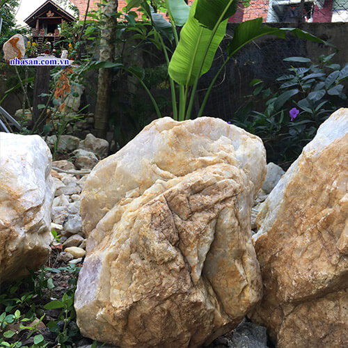 Trụ đá thạch anh hồng tự nhiên nguyên khối phong thủy K87-2 Trụ đá thạch anh hồng tự nhiên nguyên khối phong thủy K87-2