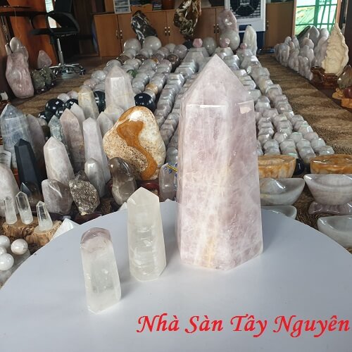 Quartz Feng Shui Stone Pillar At The Tay Nguyen House