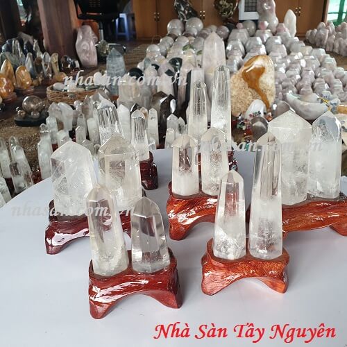 Trụ Đá Thạch Anh Tinh Thể