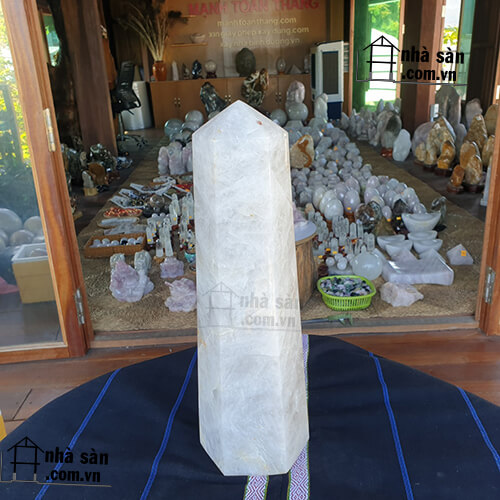 Trụ Đá Thạch Anh Trắng