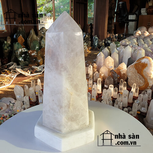 Trụ Đá Thạch Anh Trắng Hồng