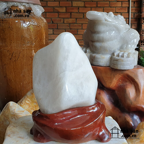 Trụ Đá Thạch Anh Trắng