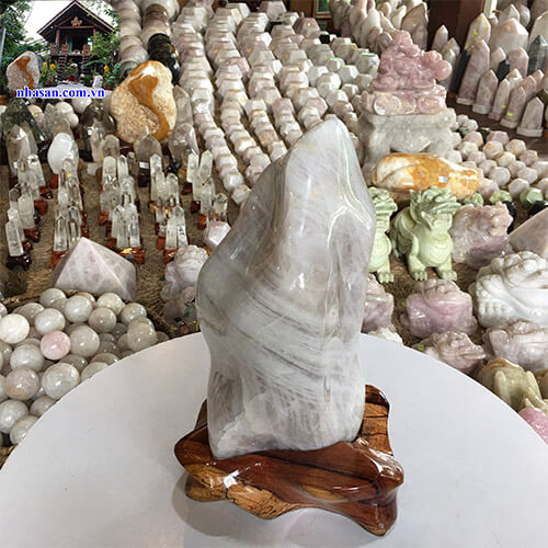 Trụ đá thạch anh trắng hồng nguyên khối tự nhiên T420-3 Trụ đá thạch anh trắng hồng nguyên khối tự nhiên T420-3