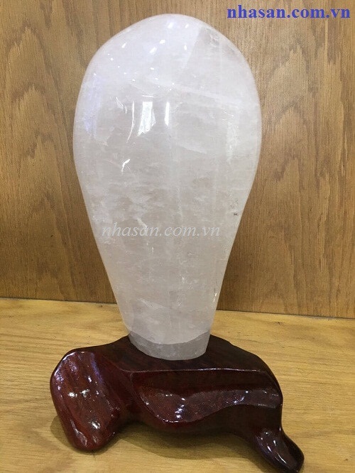 Gray White Quartz Head