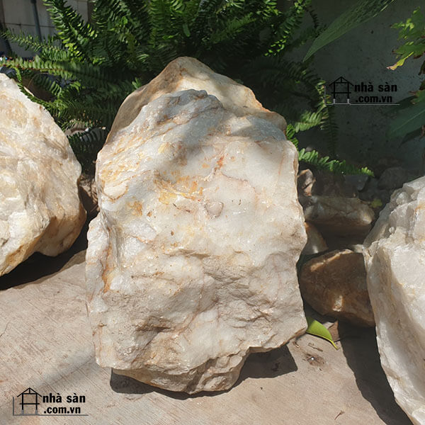 Trụ Đá Thạch Anh Trắng Thô Trấn Trạch Trụ Đá Thạch Anh Trắng Thô Trấn Trạch