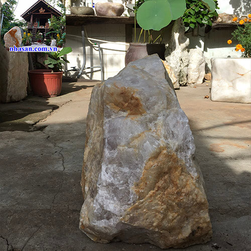 Trụ đá thạch anh trắng thô tự nhiên nguyên khối K84-3 Trụ đá thạch anh trắng thô tự nhiên nguyên khối K84-3