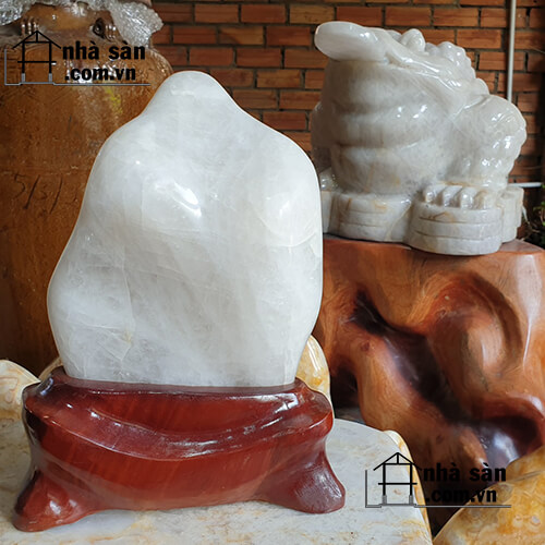 Trụ Đá Thạch Anh Trắng Tự Nhiên