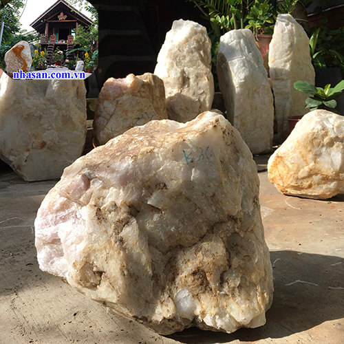 Trụ đá thạch anh trắng tự nhiên nguyên khối trấn trạch K86-3 Trụ đá thạch anh trắng tự nhiên nguyên khối trấn trạch K86-3