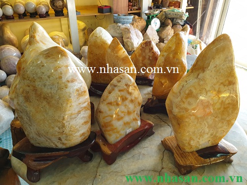 Golden Quartz Stone Pillar Set Chieu Tai Loc Table