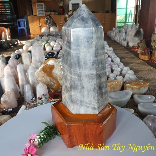 Trụ Đá Thạch Anh Xám Khói Tự Nhiên