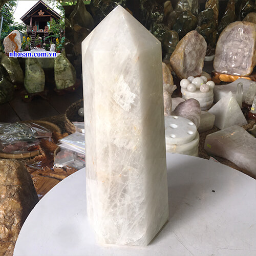 Trụ lục giác đá thạch anh phong thủy Trụ lục giác đá thạch anh phong thủy