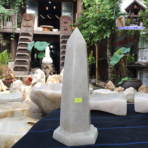 Trụ lục giác đá thạch anh trắng tự nhiên Trụ lục giác đá thạch anh trắng tự nhiên