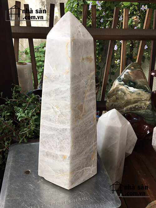 Trụ Lục Lăng Đá Thạch Anh