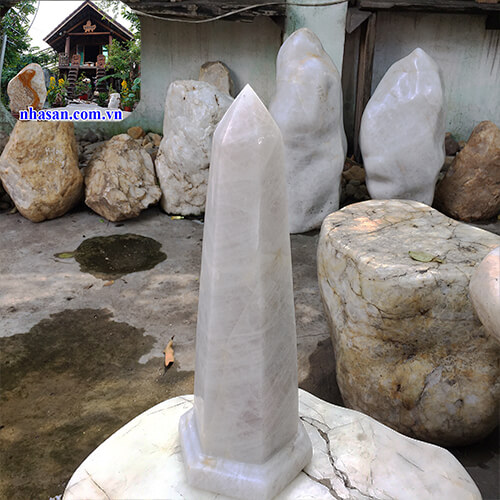 Trụ lục giác đá thạch anh trắng tự nhiên phong thủy Trụ lục giác đá thạch anh trắng tự nhiên phong thủy