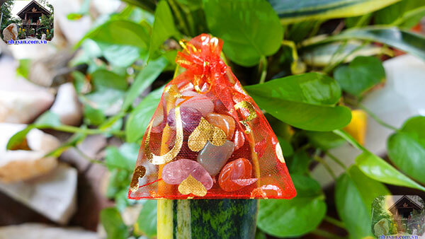 Túi đá thạch anh ngũ sc đem lại tài lộc Túi đá thạch anh ngũ sắc đem lại tài lộc