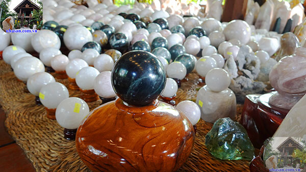 Quả cầu phong thủy Quả cầu phong thủy