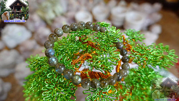 Vẻ đẹp khác biệt của đá mặt trăng Vẻ đẹp khác biệt của đá mặt trăng