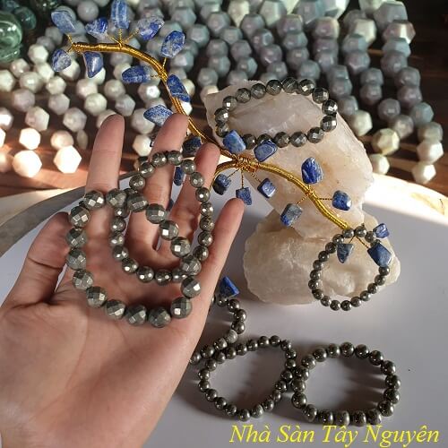 Gold Feng Shui Bracelet Set